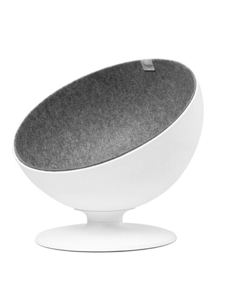 Celebrity style rotating cat bed