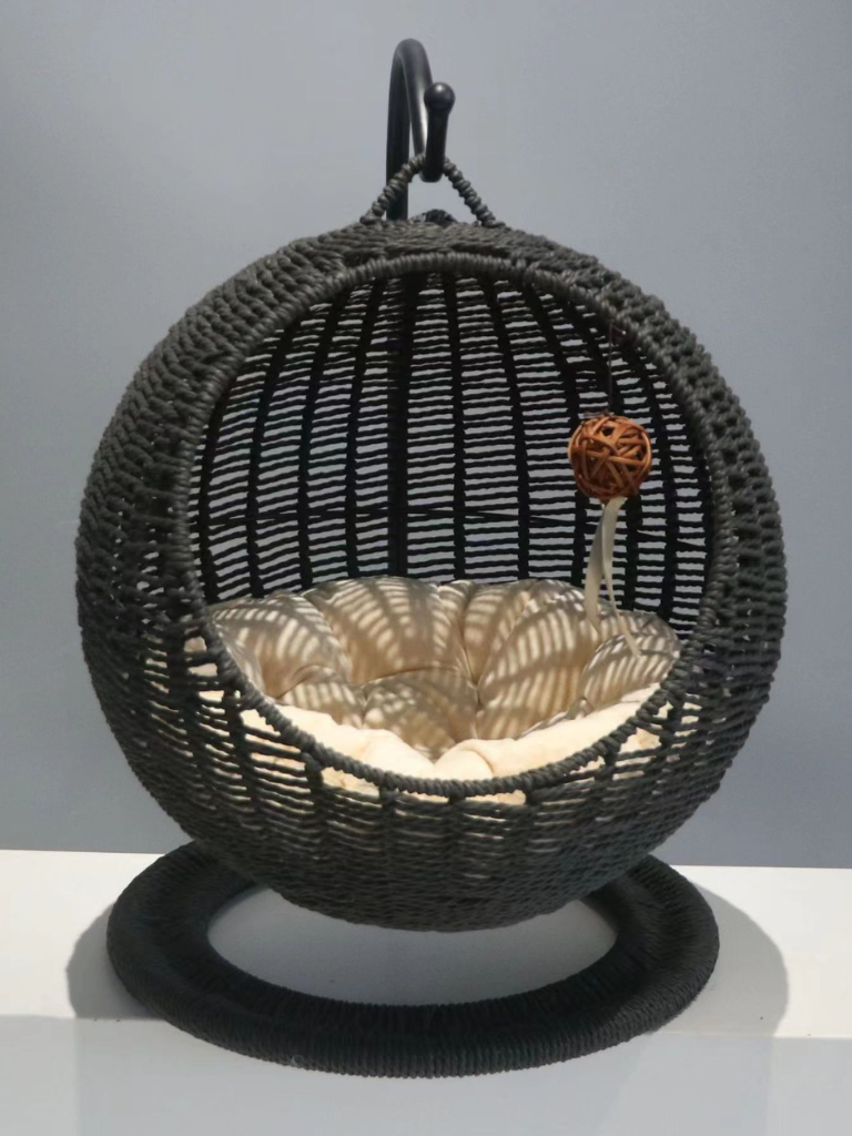 サークル型ラタン風キャットハウス
