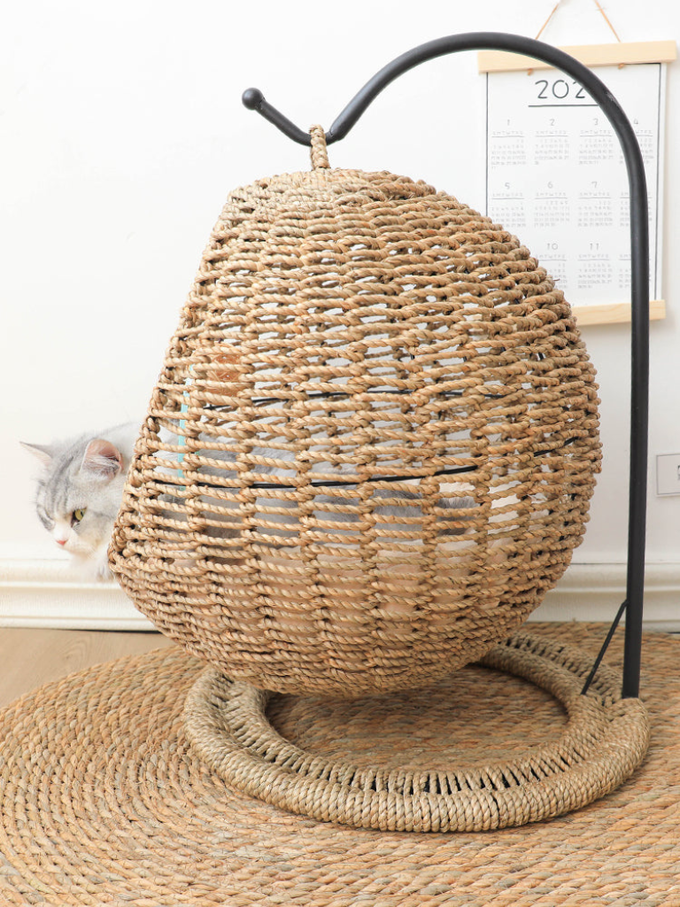 Circle type rattan style cat house