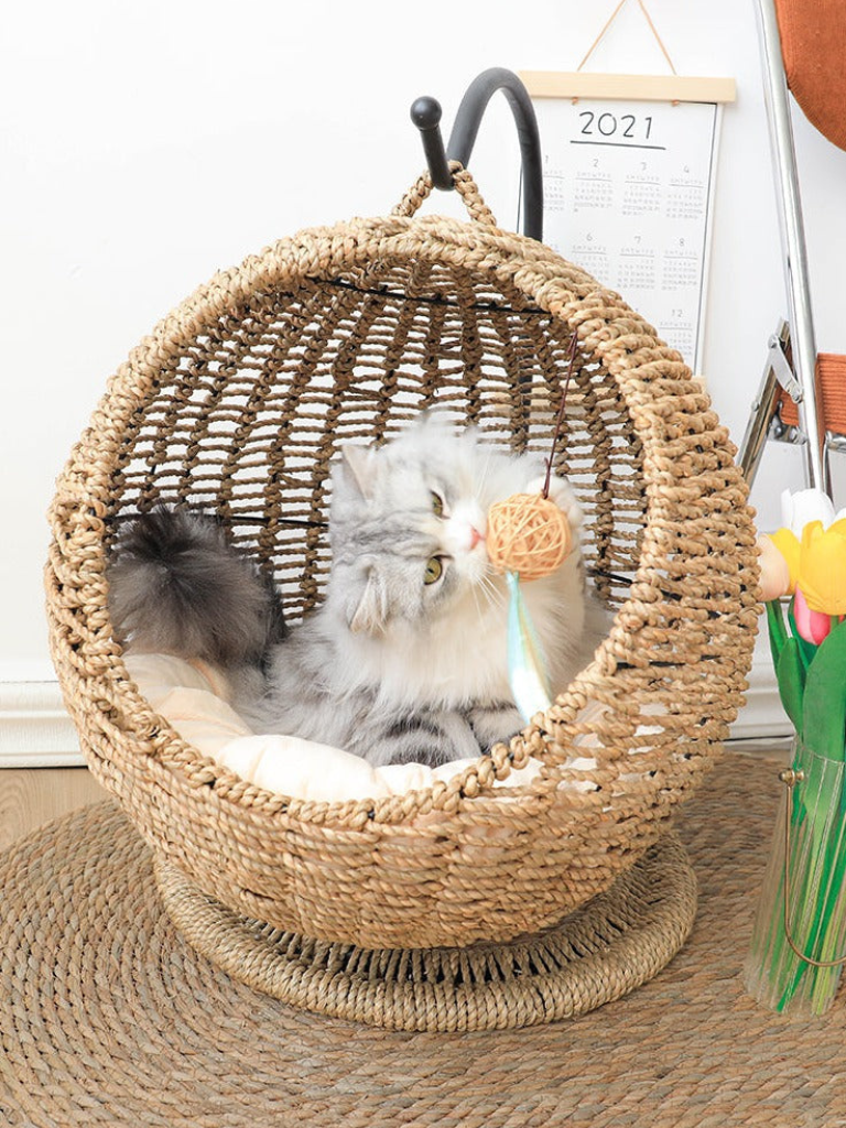 Circle type rattan style cat house