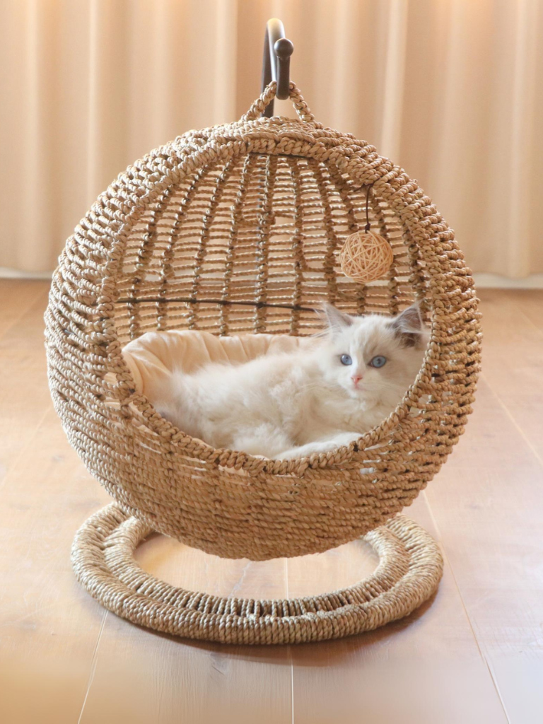 Circle type rattan style cat house