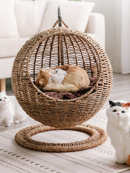 Circle type rattan style cat house