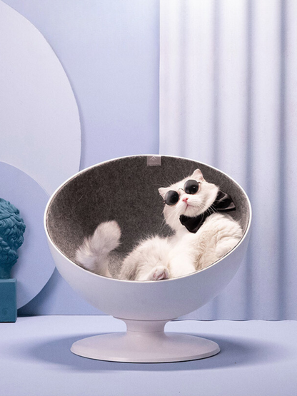 Celebrity style rotating cat bed 