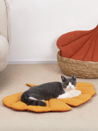 Fluffy leaf reversible cat bed [Ginkgo biloba/Konoha]