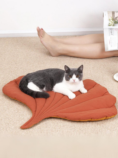 Fluffy leaf reversible cat bed [Ginkgo biloba/Konoha]