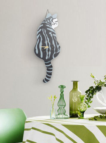 Frilly tail cat wall clock 