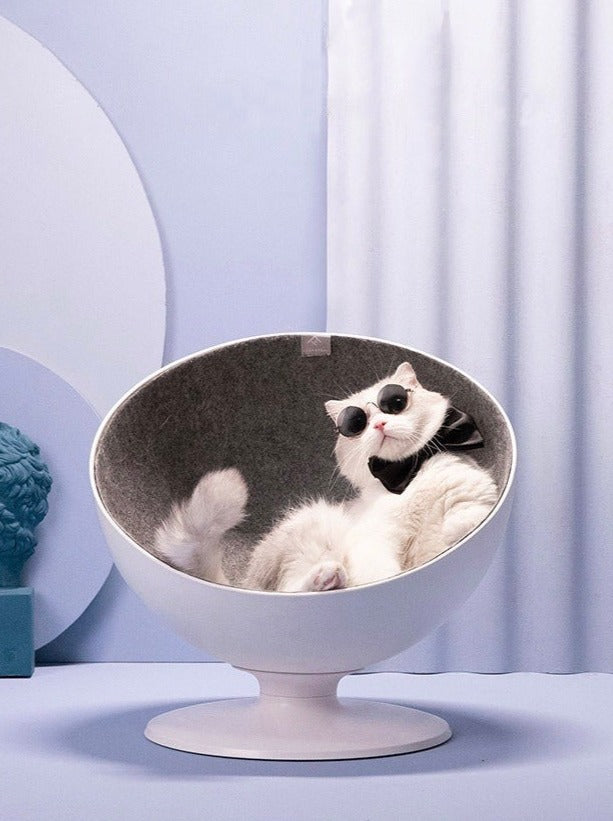 Celebrity style rotating cat bed 